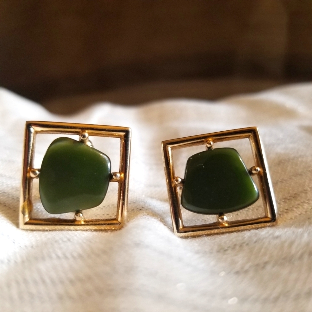Vintage Sarah Coventry Gold Color Metal And Green Jade Ladies Cuff Links Canada
